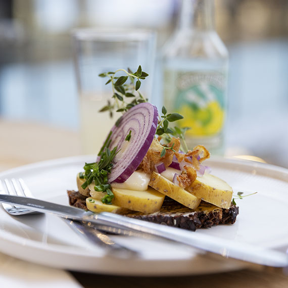Vegetarisk smørrebrød fra Hallernes Smørrebrød i Frederiksberg Centret.